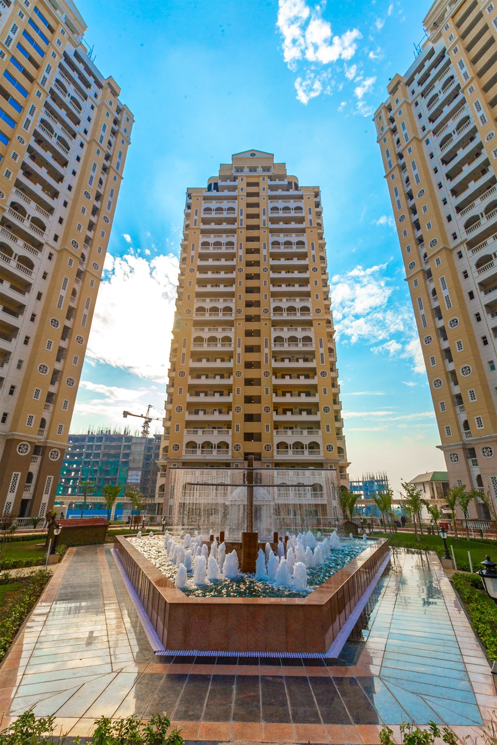 3 BHK LUXURY PREMIUM APARTMENT -- GREATER NOIDA --YAMUNA EXPRESSWAY