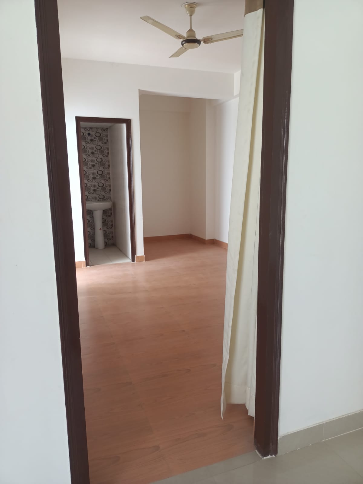 2 BHK Residential Flat For Sale in La Palacia, Greater Noida West