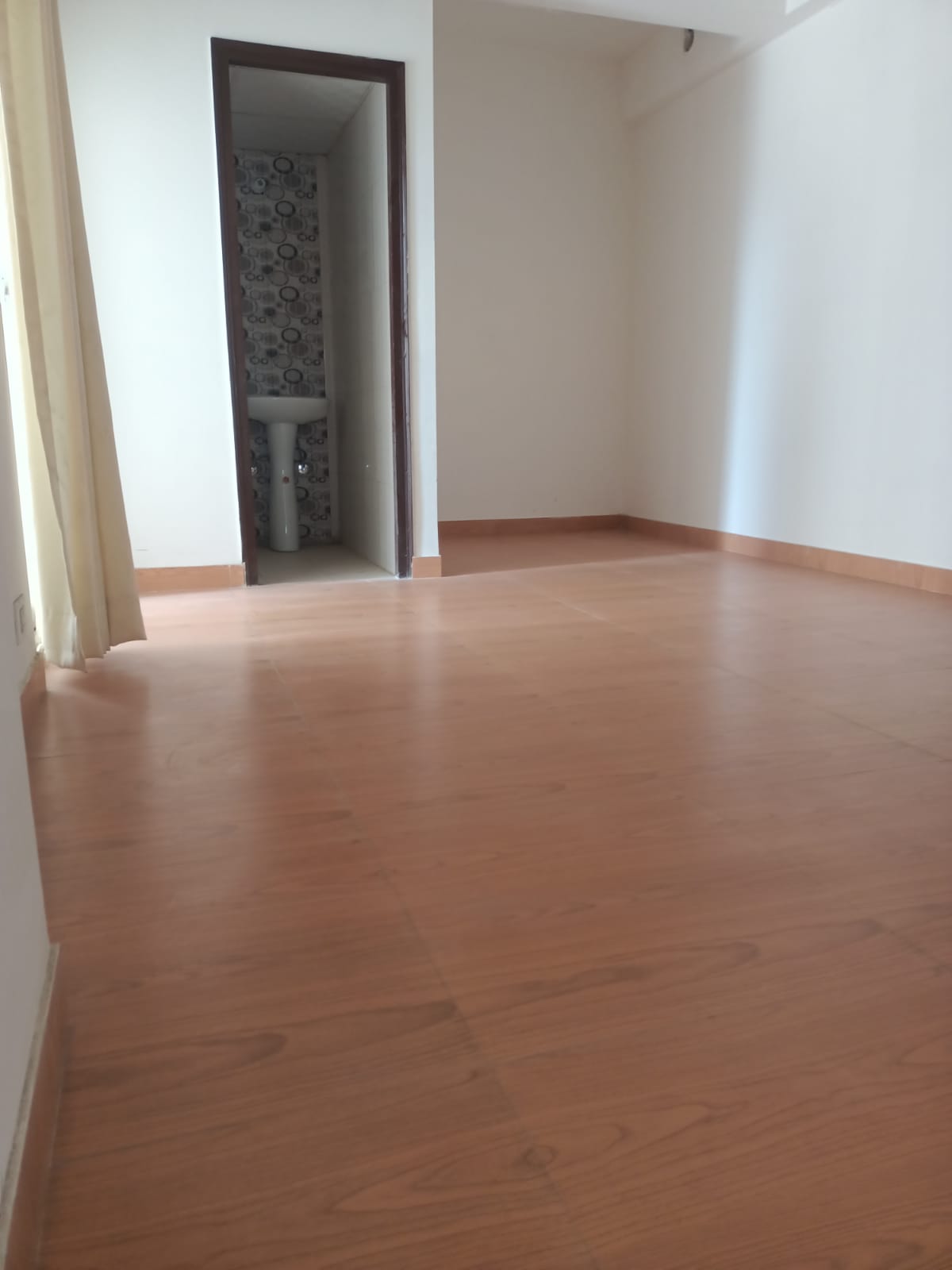 2 BHK Residential Flat For Sale in La Palacia, Greater Noida West