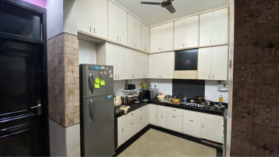 3BHK Flat for sale in Vikaspuri