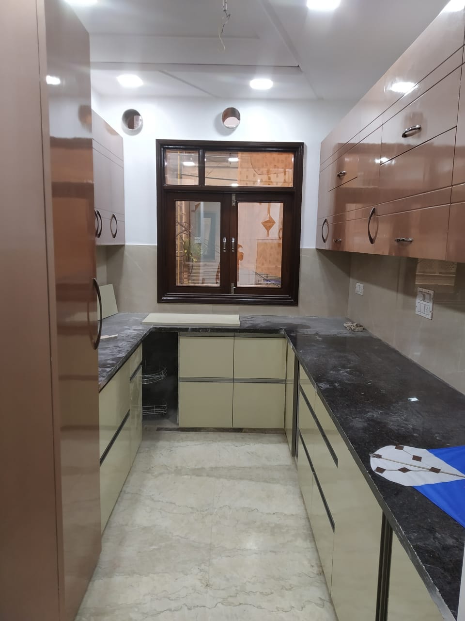 3BHK FREE HOLD PREPERTY IN ROHINI