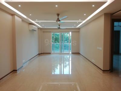 READY TO MOVE IN FLAT IN THE HEART OF SOUTH DELHI