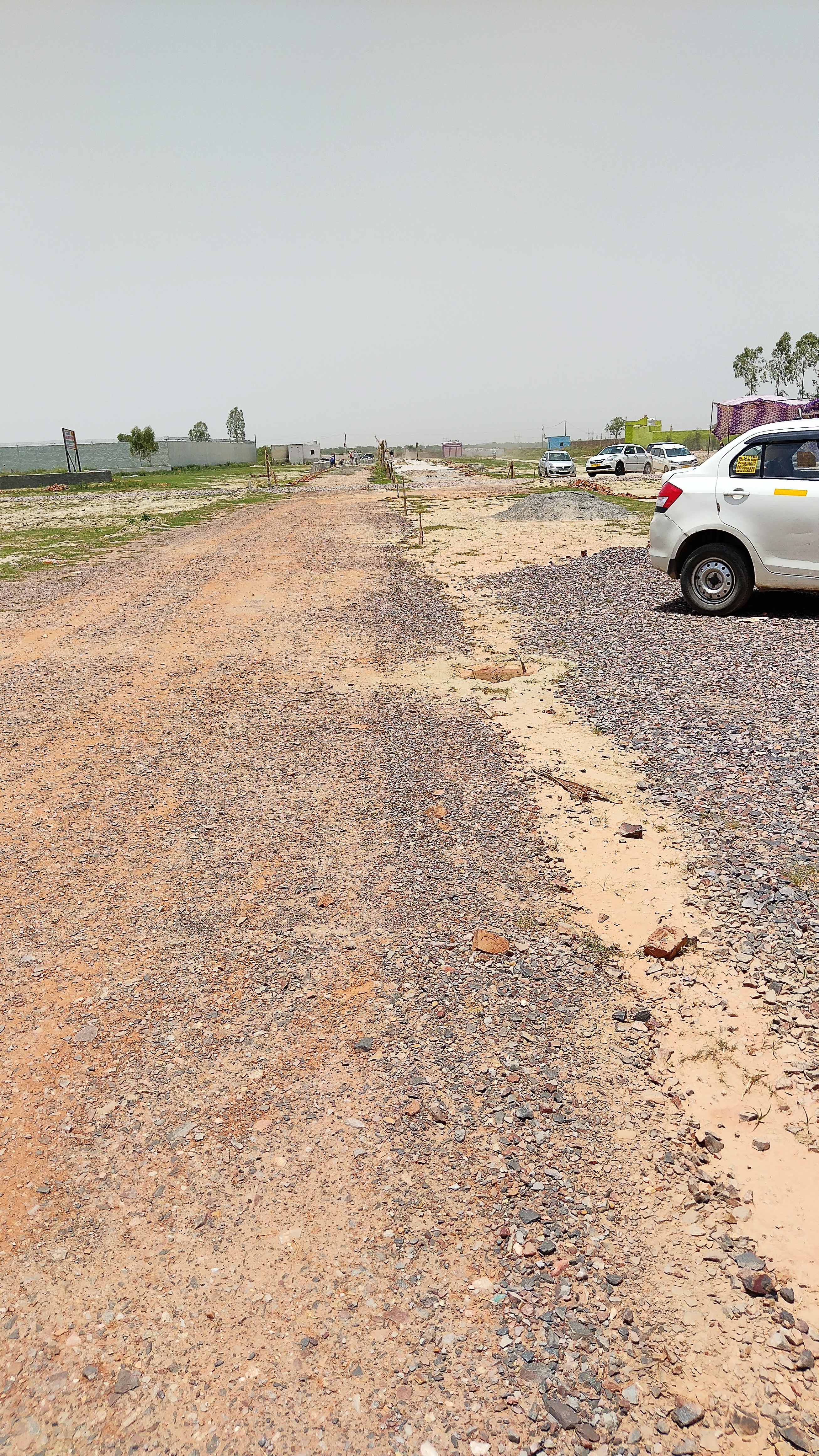 Plot available near Jewar international Airport 