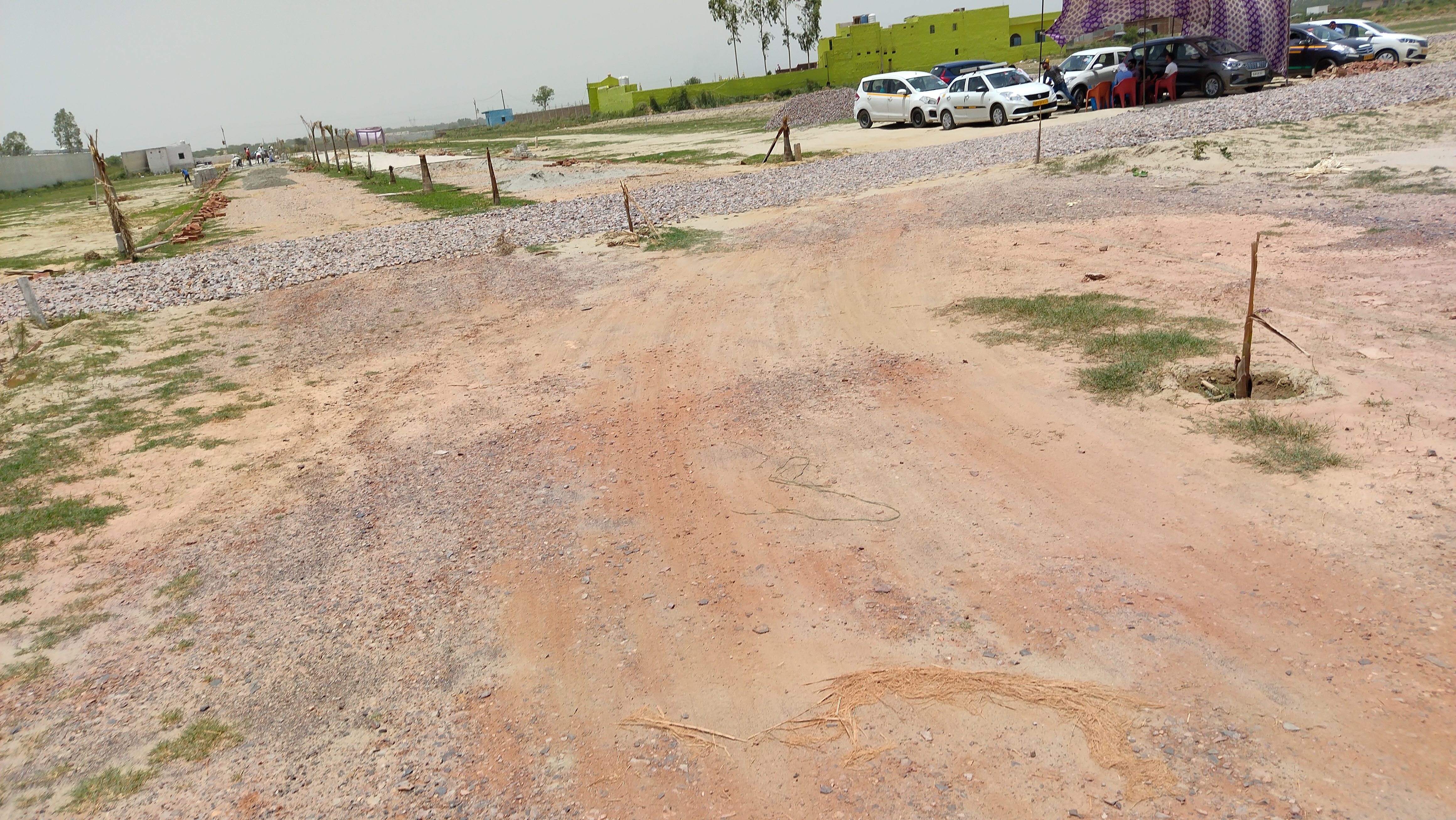 Plot available near Jewar international Airport