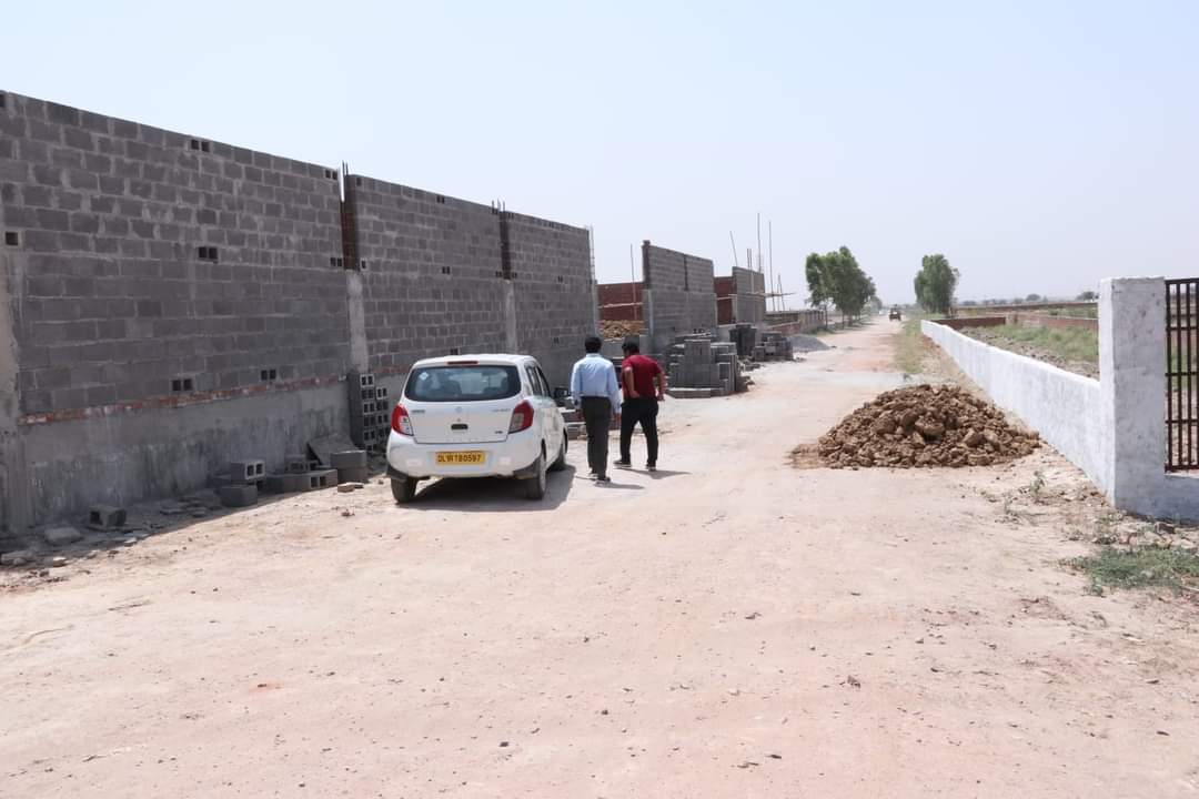 Plot Available Near Jewar International Airport