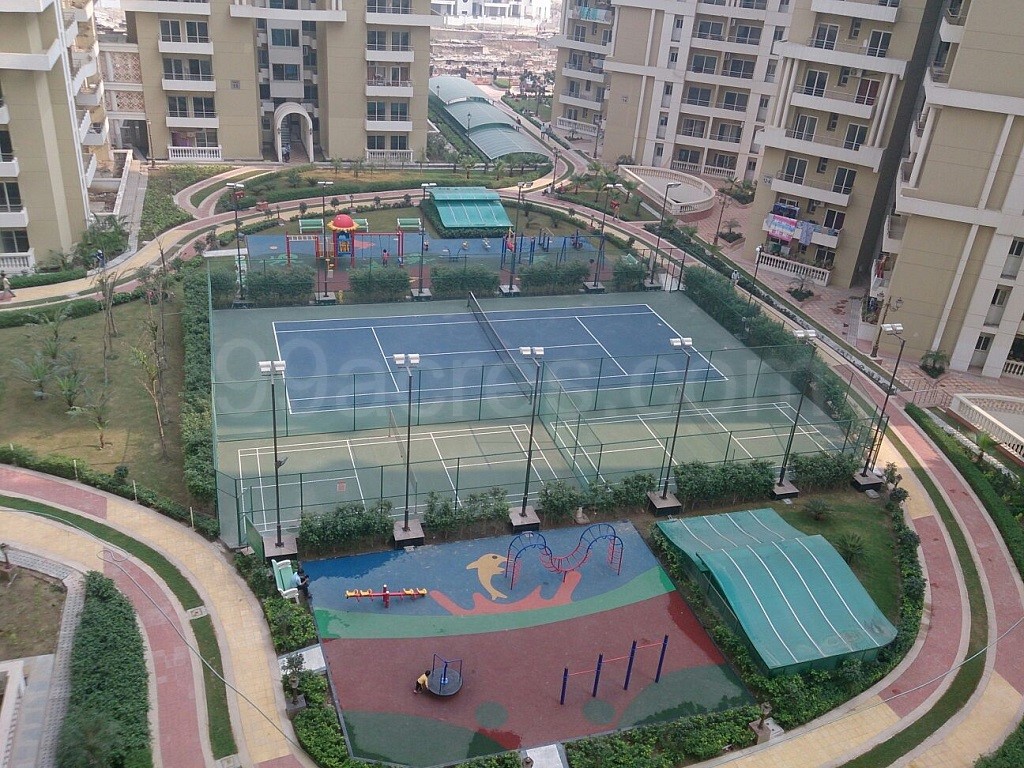 3BHK SERVANT READY TO MOVE IN FLAT AVAILABLE FOR SALE SECTOR 137