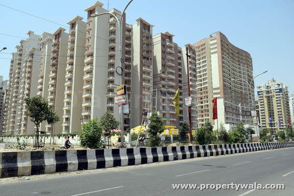 READY TO MOVE FULLY FURNISHED STUDIO APARTMENT IN SUPERTECH ECOCITI