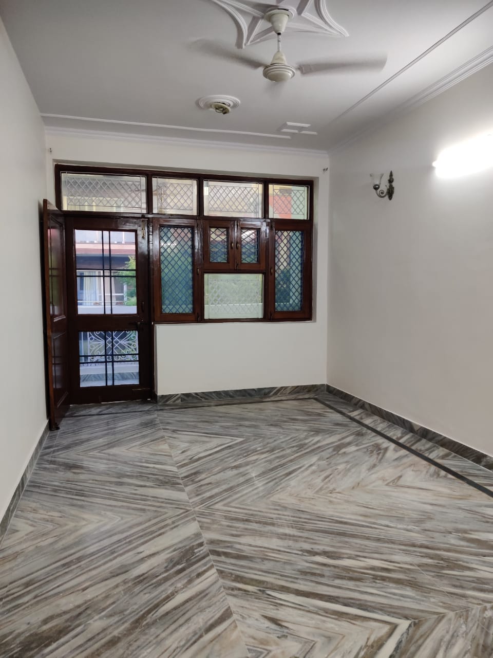 6 Bedroom Independent house/Villa For sale in Prime Location Of Noida