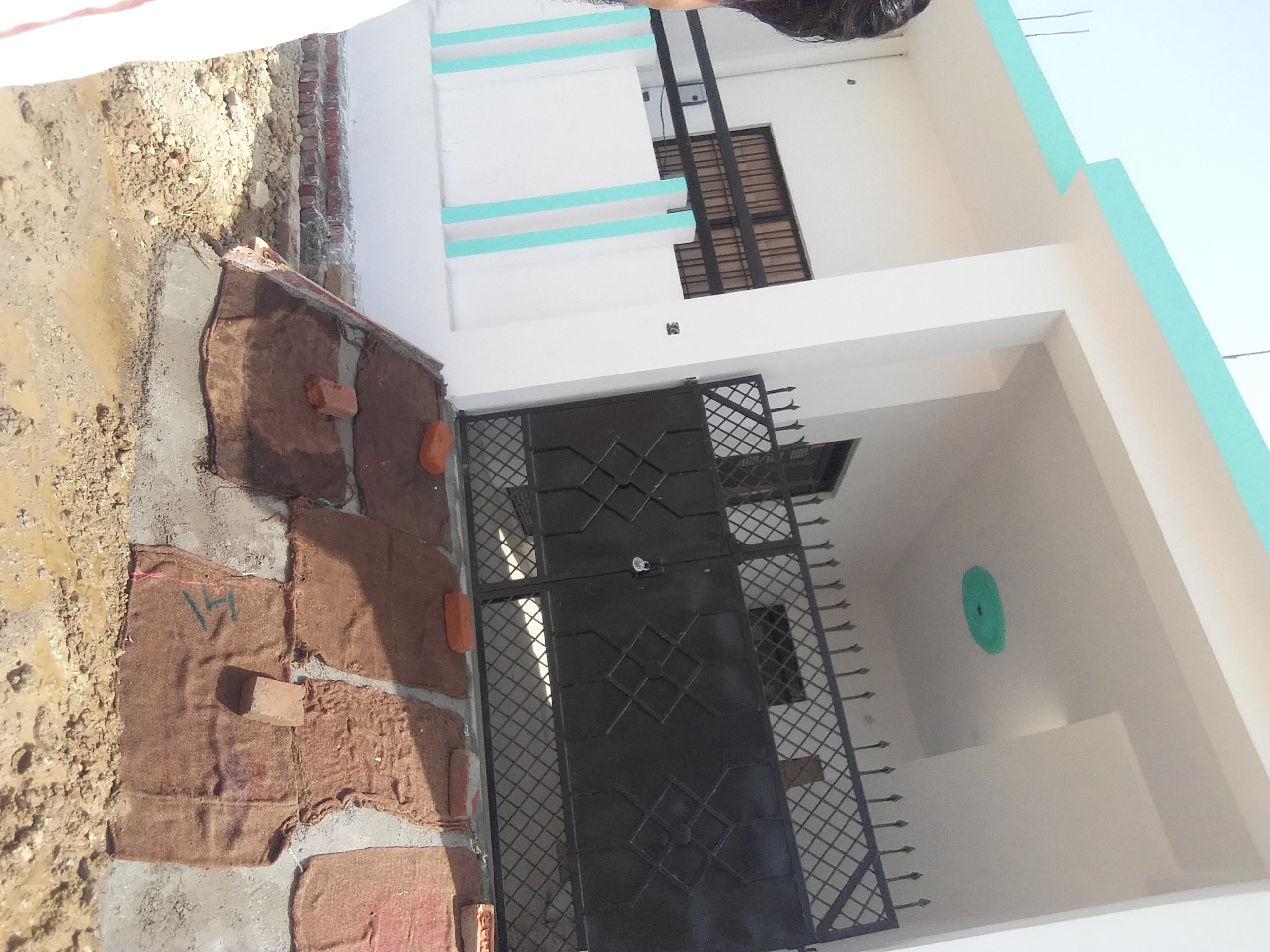 Urgent Sell 1000sqft Ready To Move House