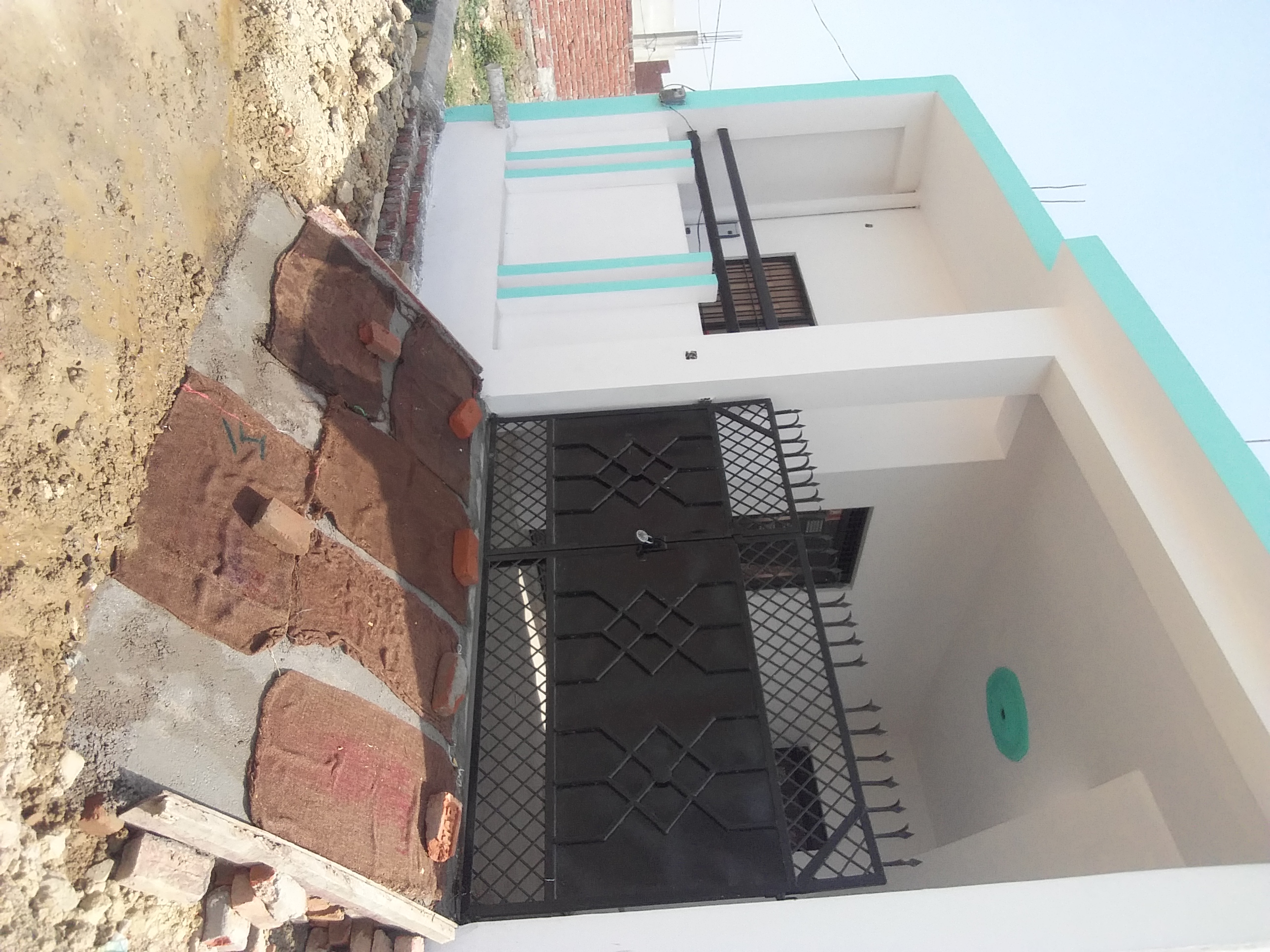 Urgent Sell 1000sqft Ready To Move House