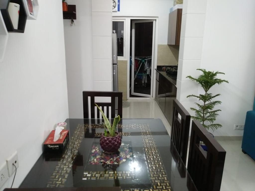 3bhk Semi furnished Flat for rent Near Metro Connectivity, Noida