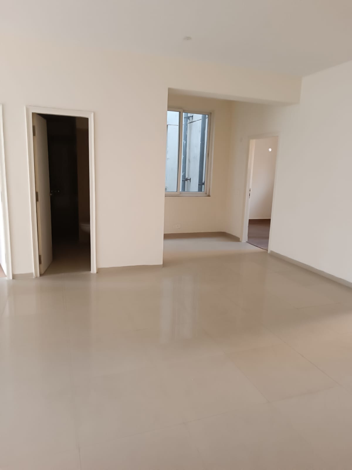4 Bedroom ready to move Apartment for sale in Emaar Palm Hills , Gurgaon