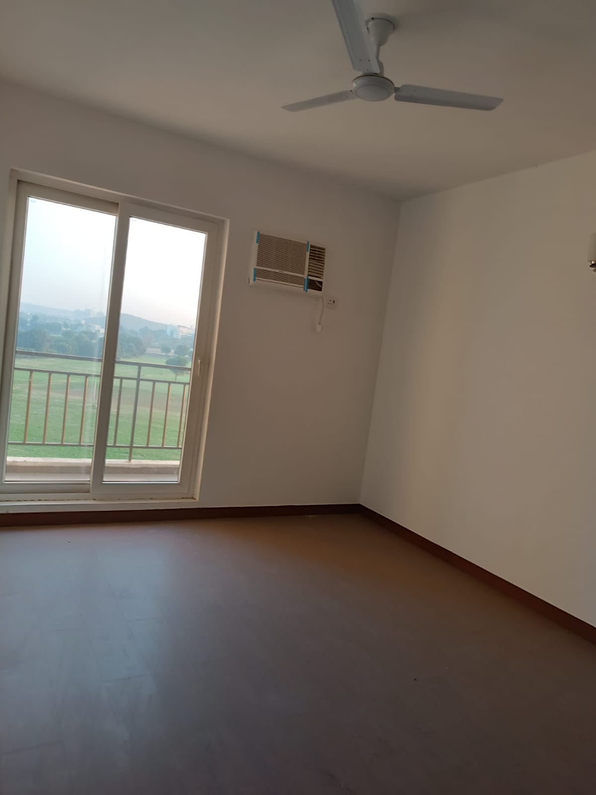 3+Servant apartment for sale in Umang Winter Hills, Sector 77, Gurgaon