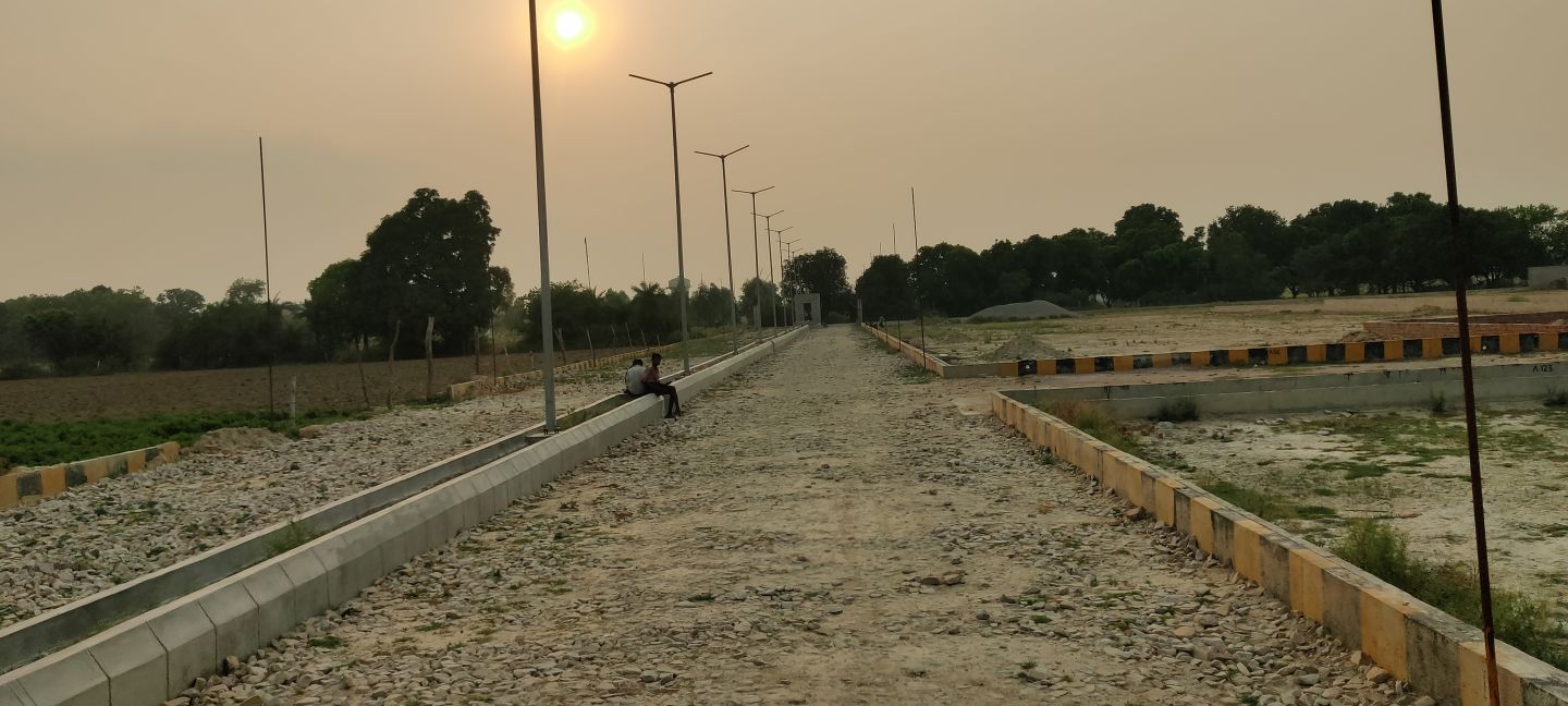 Lucknow city mai residential plot kharide, Near Mohanlalganj, Lucknow