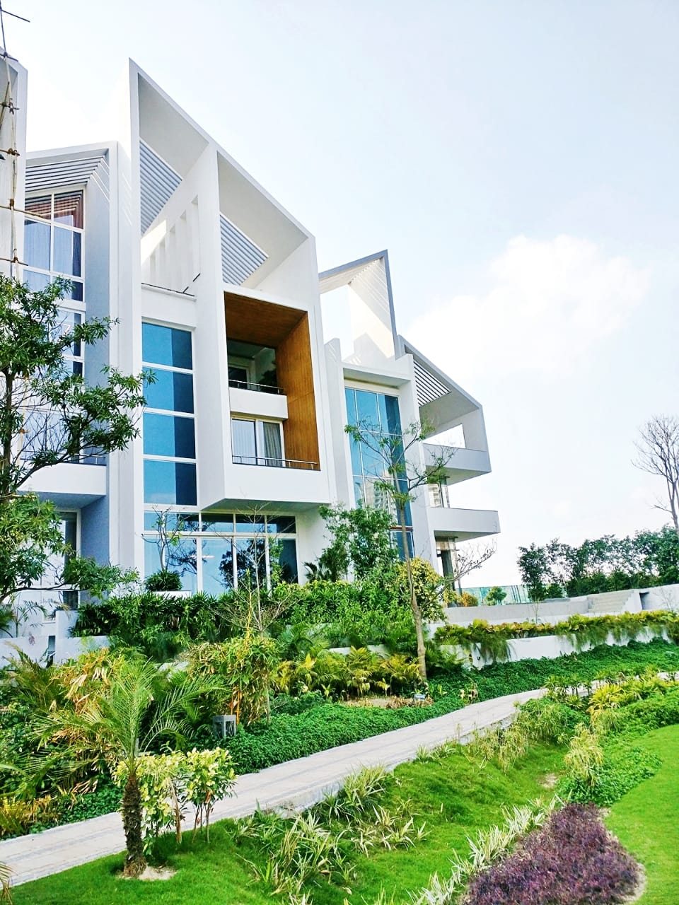 ULTRA LUXURY VILLAS/BUNGALOW IN NOIDA