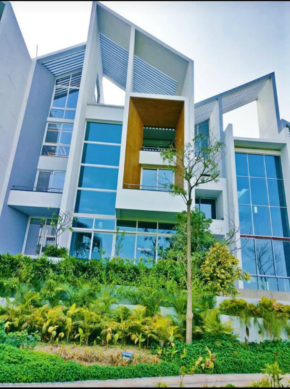 ULTRA LUXURY VILLAS/BUNGALOW IN NOIDA