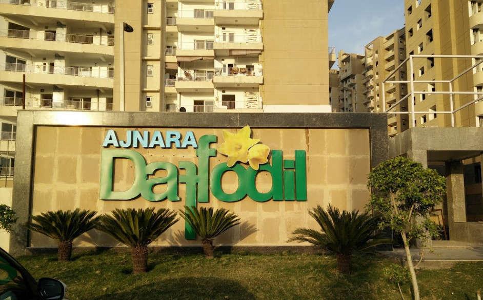 READY TO MOVE 3BHK FLAT FOR SALE AT NOIDA EXPRESSWAY