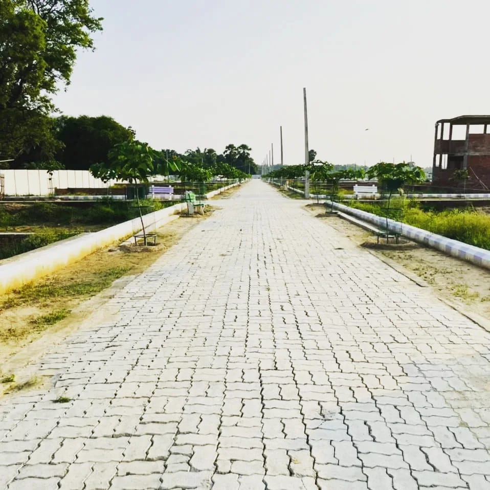 1000 sqft residential plot for sale in Lucknow Kanpur highway price 800rs per sqft