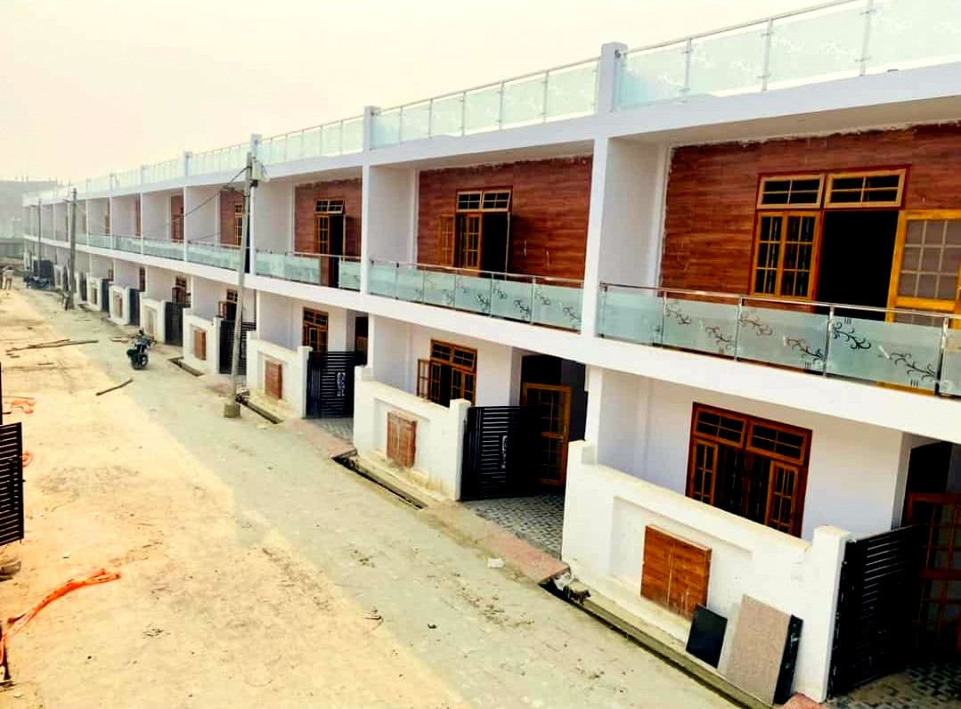 READY TO MOVE 3BHK LUXURY ROW HOUSE AT NILMATHA NEAR SHAHEED PATH