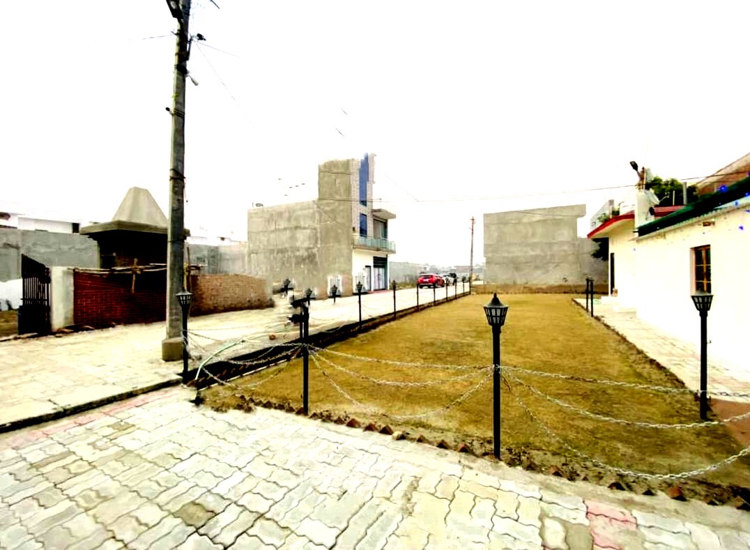 READY TO MOVE 3BHK LUXURY ROW HOUSE AT NILMATHA NEAR SHAHEED PATH