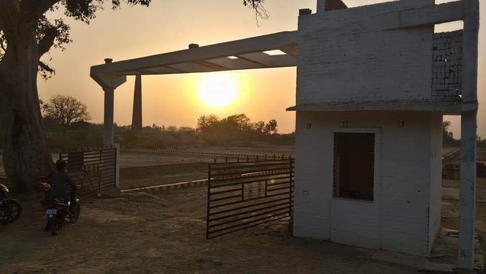 1000 sqft near shivghar resort raibareli road price 549 per sqft