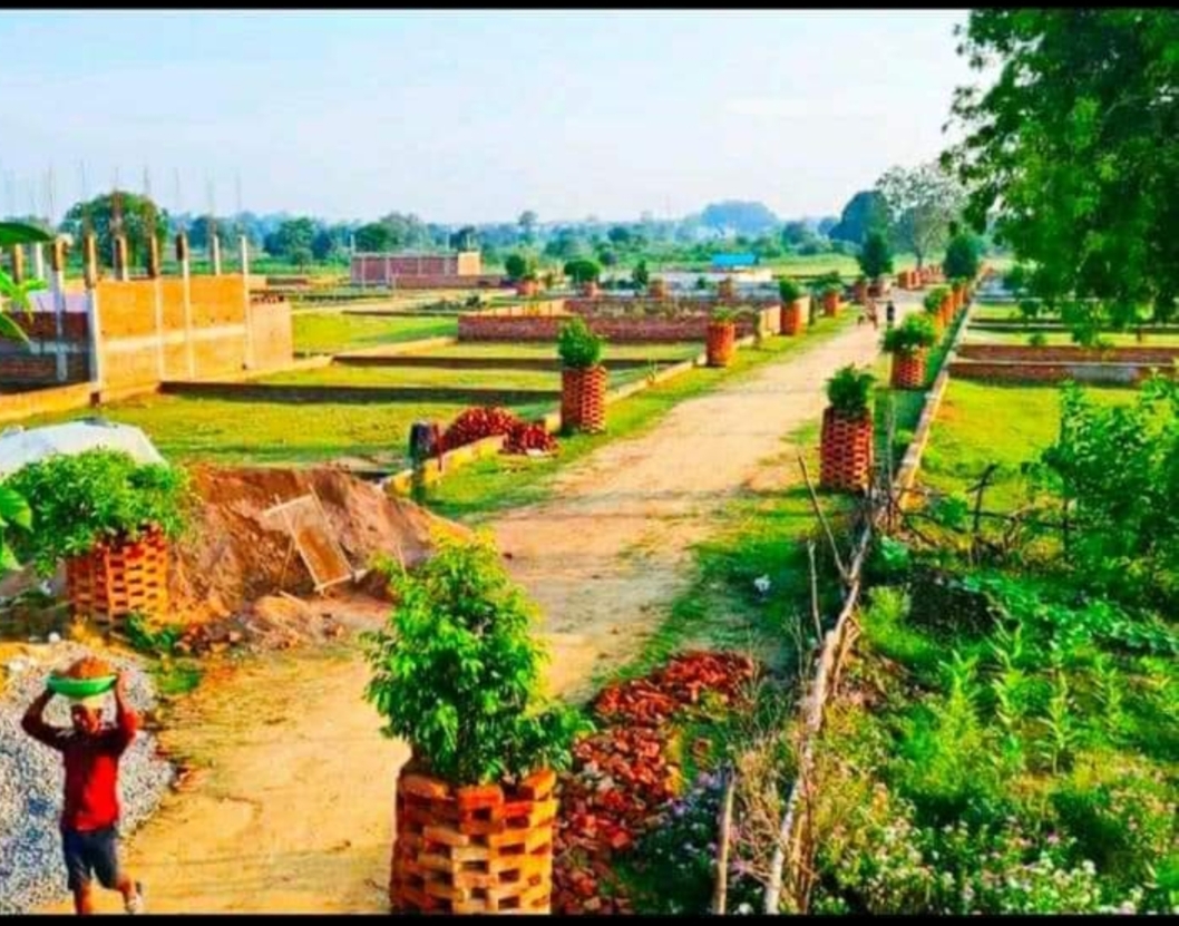 Plot For Sale at Gomti Nagar Extension Only 1999 rs per Sq Ft