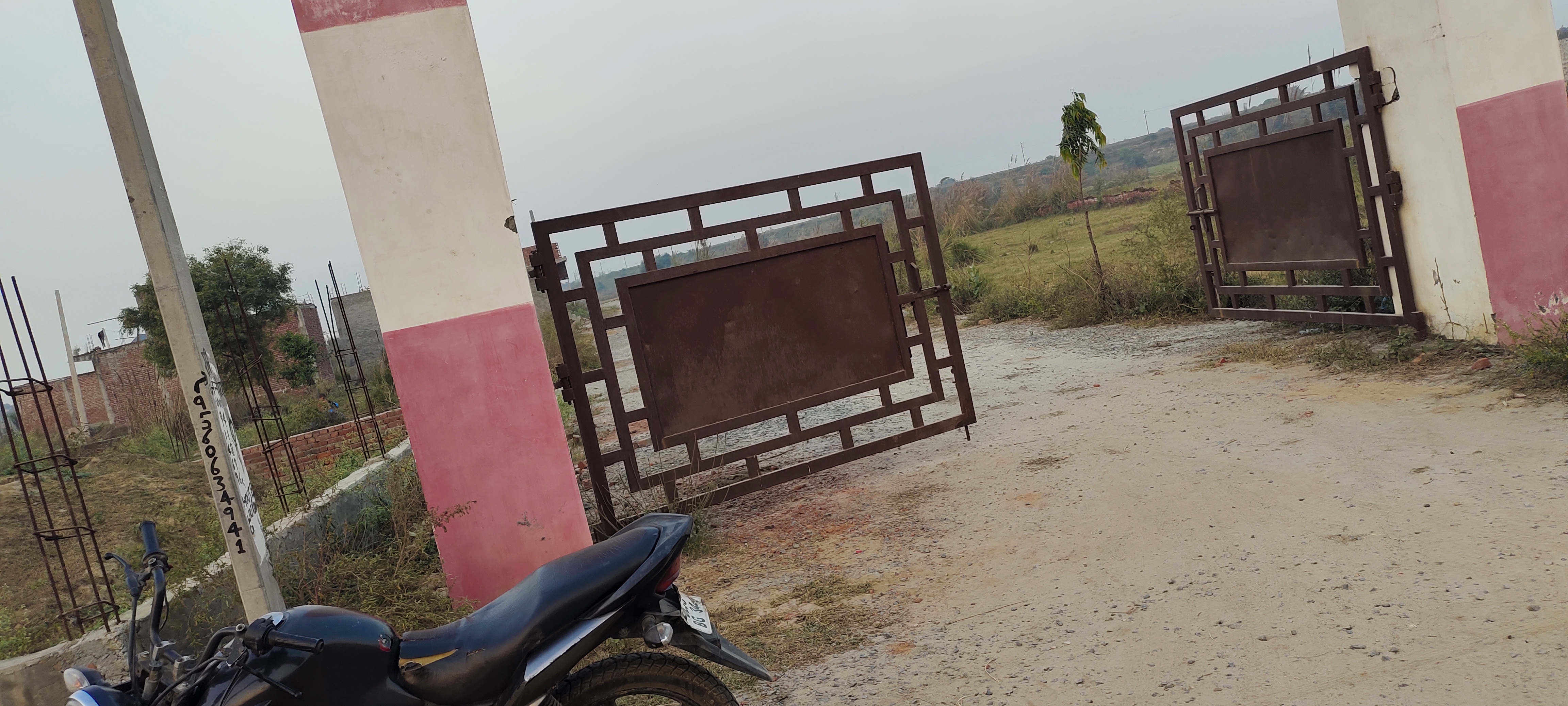 150 sq ft free hold plot for sale in greater Noida, price 15 lakh