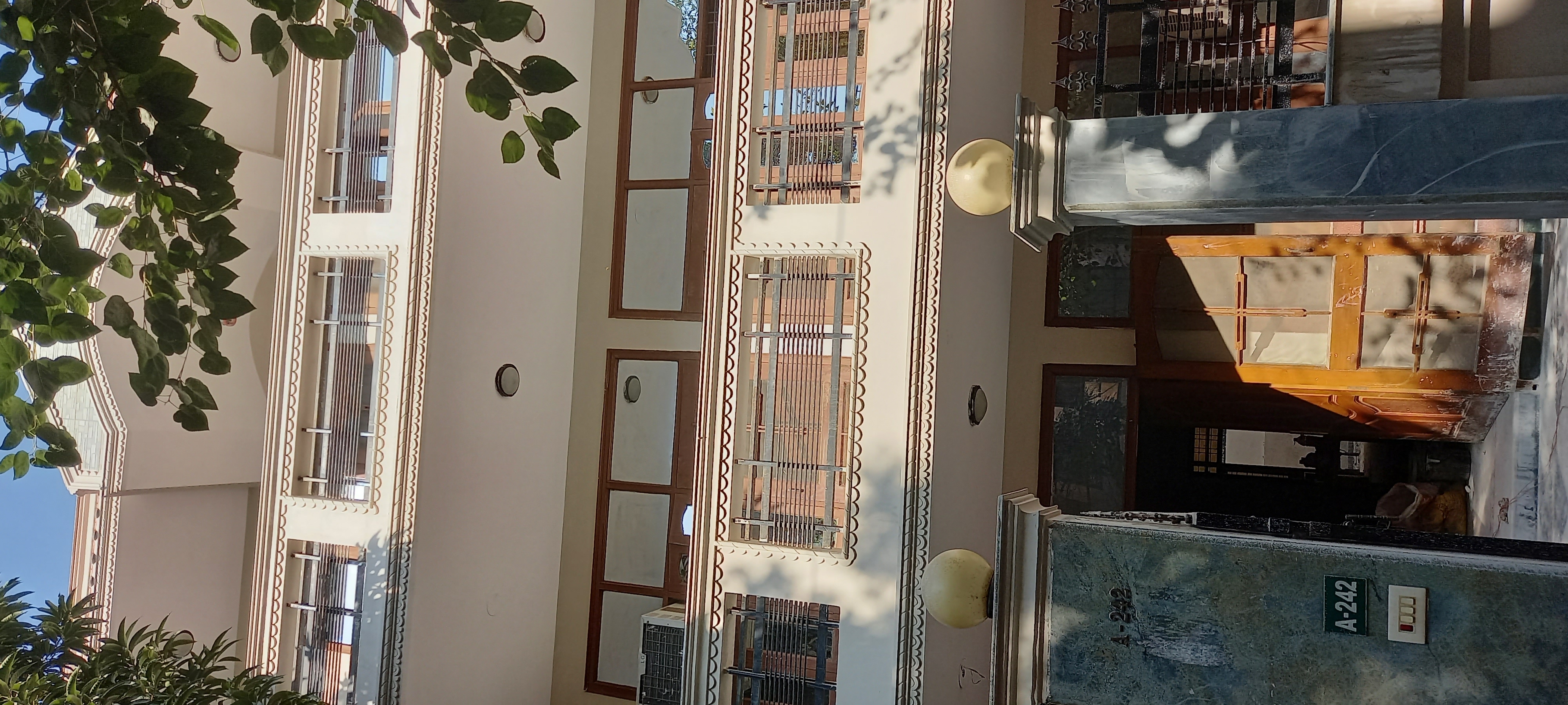 Ready To Move 4bhk Duplex House for Rent in Gurgaon