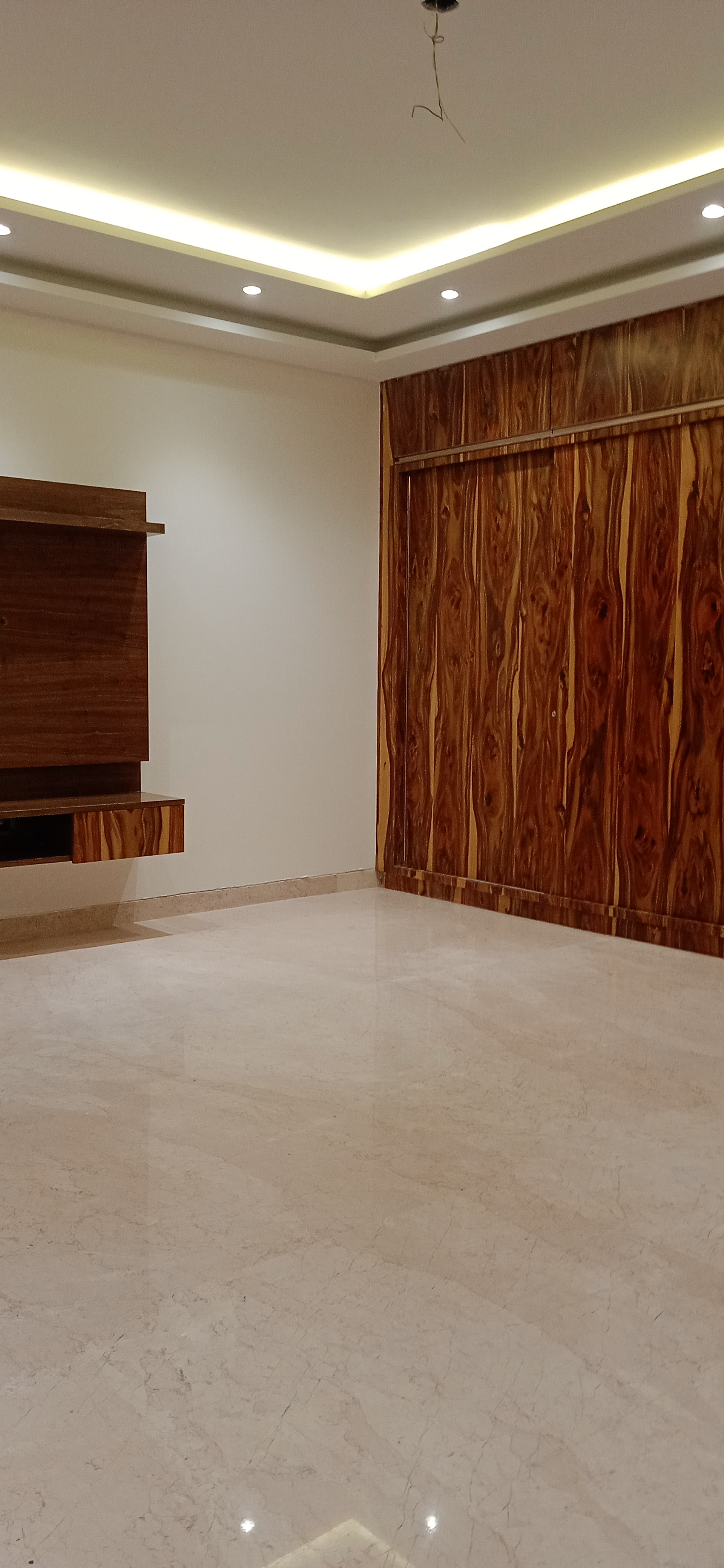 2 BHK Builder floor Apartment for rent in Paschim Vihar, New Delhi