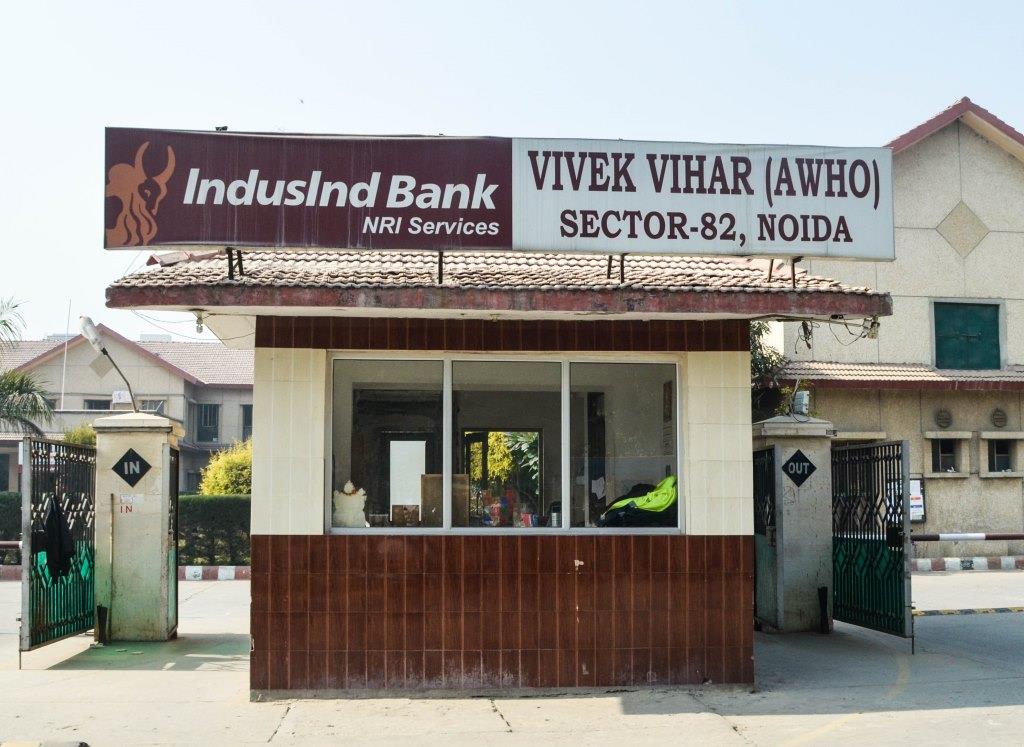 READY TO MOVE 4 BHK STORE IN GOVERNMENT GROUP HOUSING SOCIETY