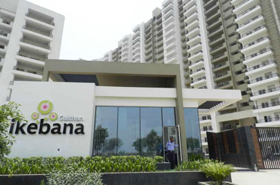 READY TO MOVE 3BHK SERVANT IN GULSHAN IKEBANA ONE OF THE PREMIUM 