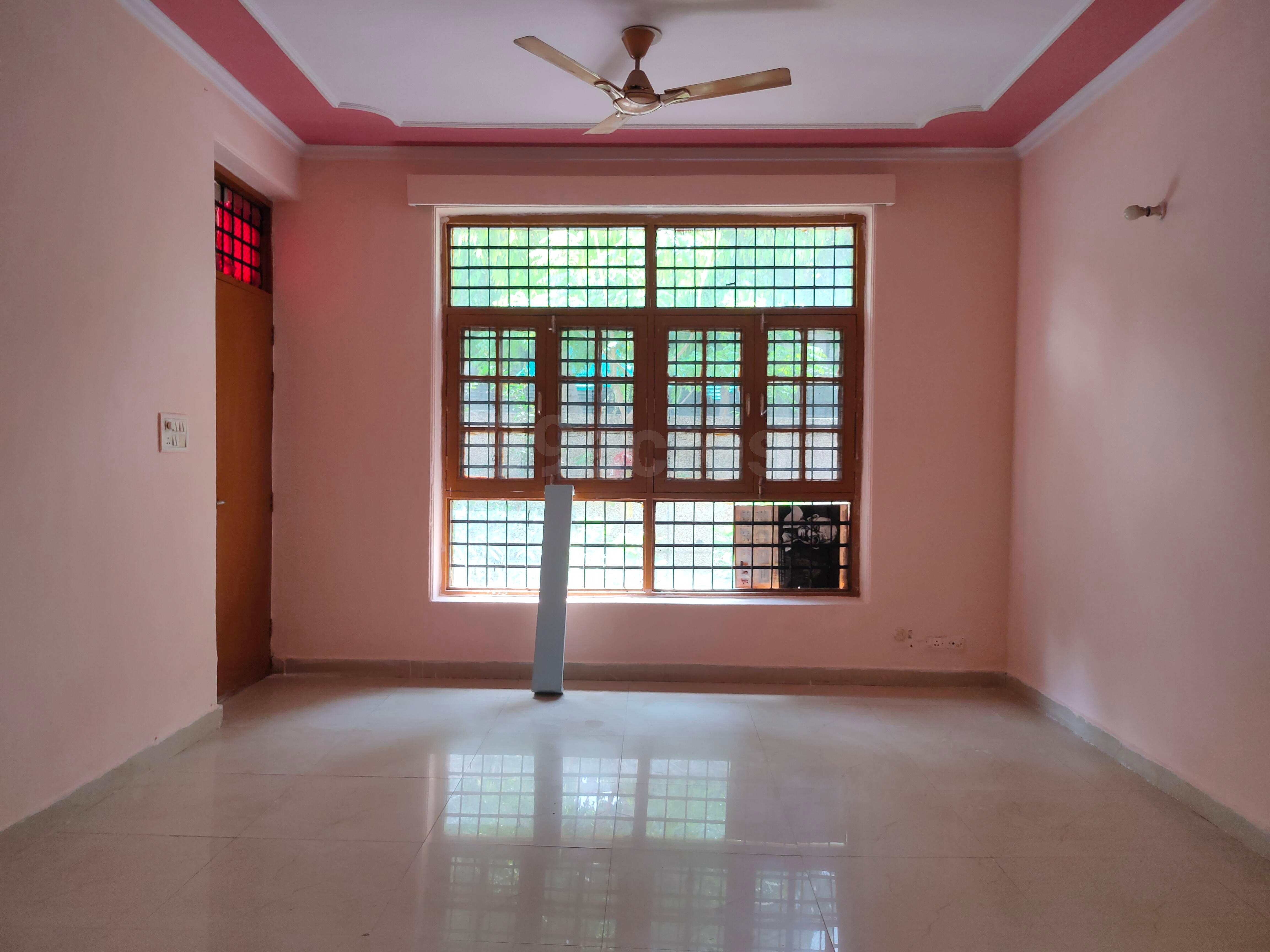  Noida Authority HIG Vills