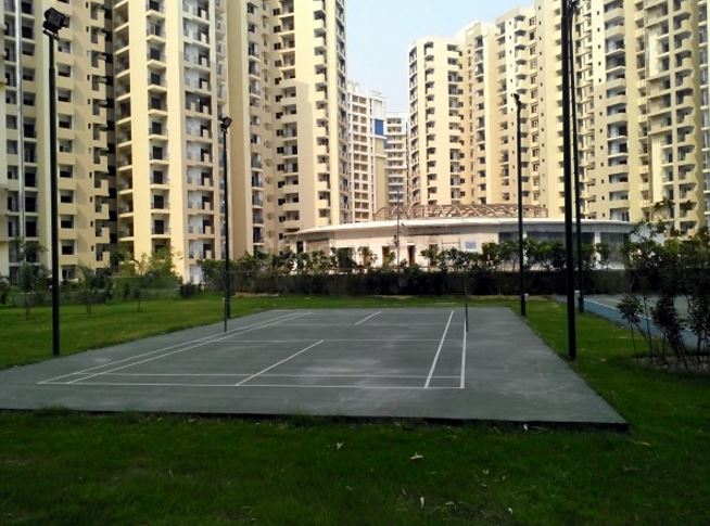 3 Bhk Paramount floraville