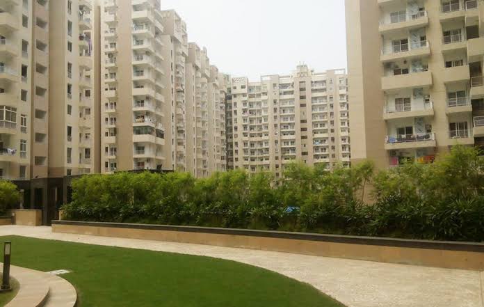 Ajnara Daffodil.3bhk