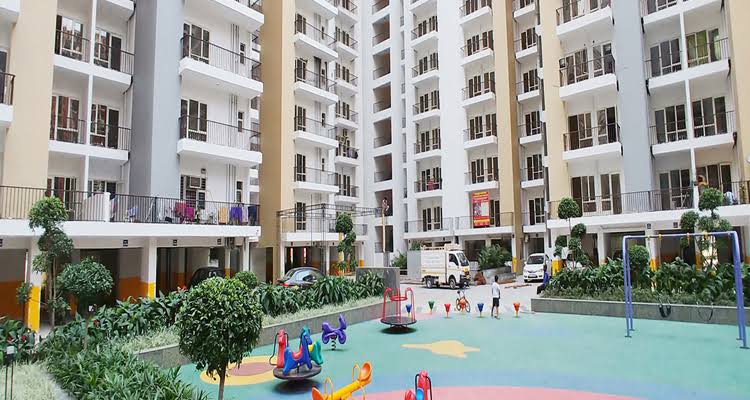 Panchsheel green.2bhk+2t