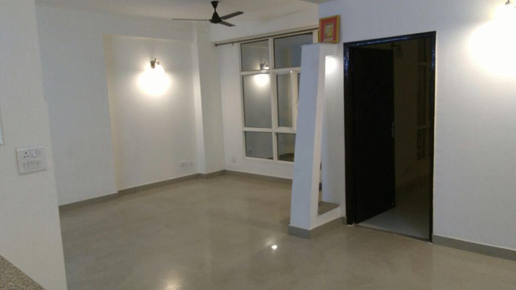 3 BHK For Sale in Supertech Emerald Court Bluestone