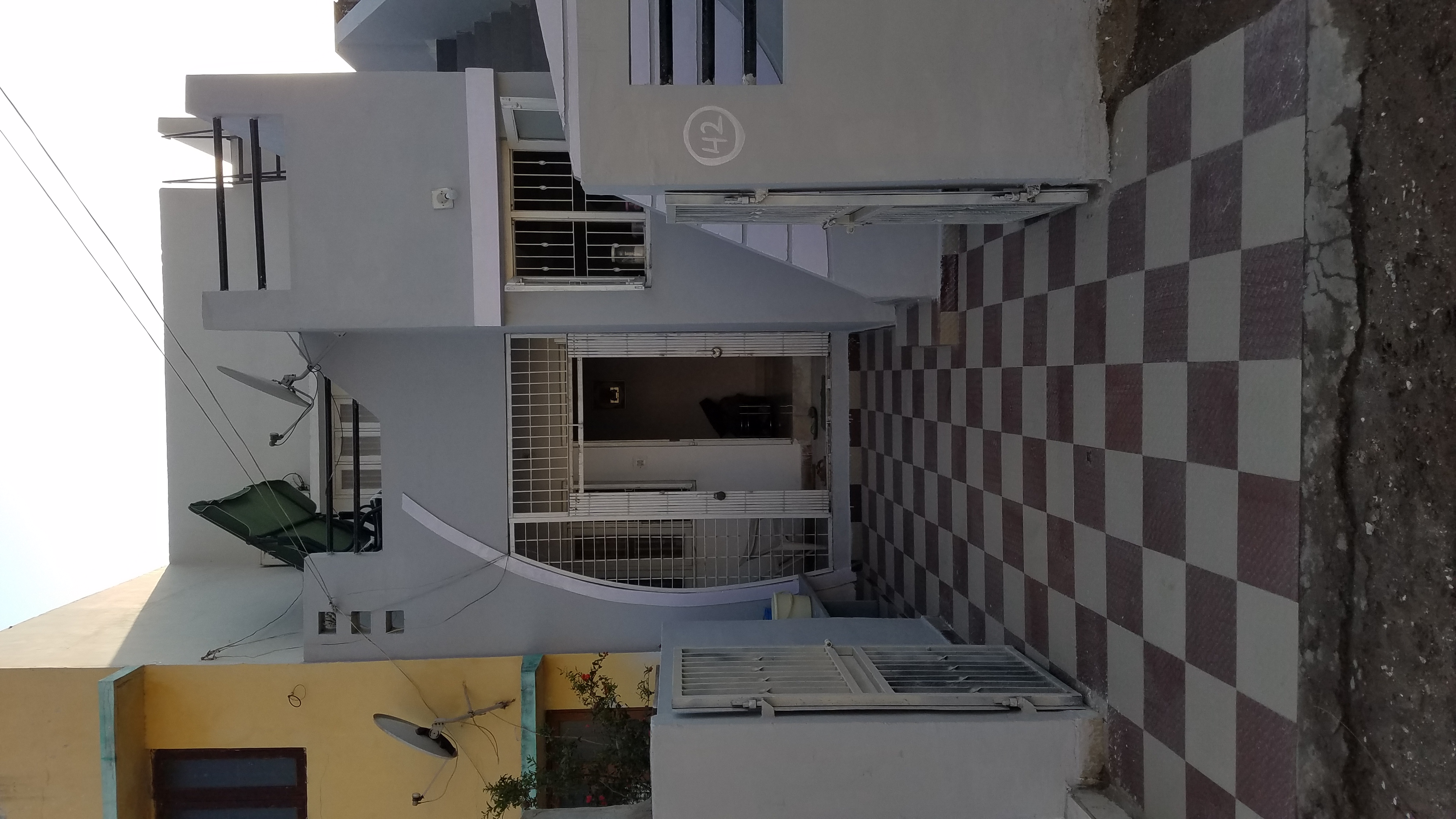 Duplex makan at Anjar