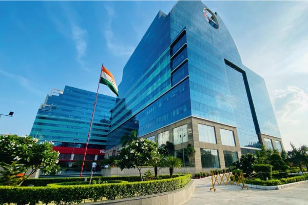 What is fueling the demand for retail & commercial spaces in Delhi NCR?
