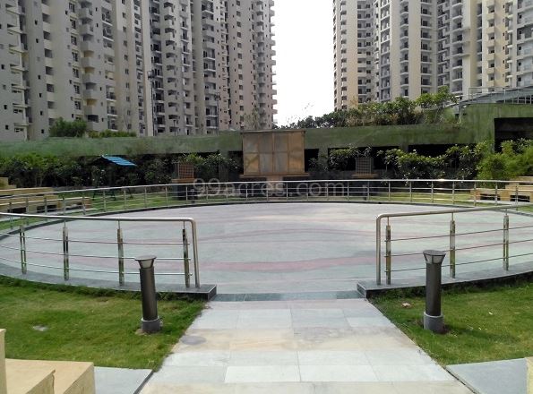 3 Bhk Paramount floraville