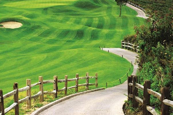 A LIFESTYLE CONCEPT - GREENBAY GOLF VILLAGE