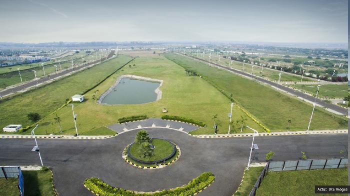 A LIFESTYLE CONCEPT - GREENBAY GOLF VILLAGE