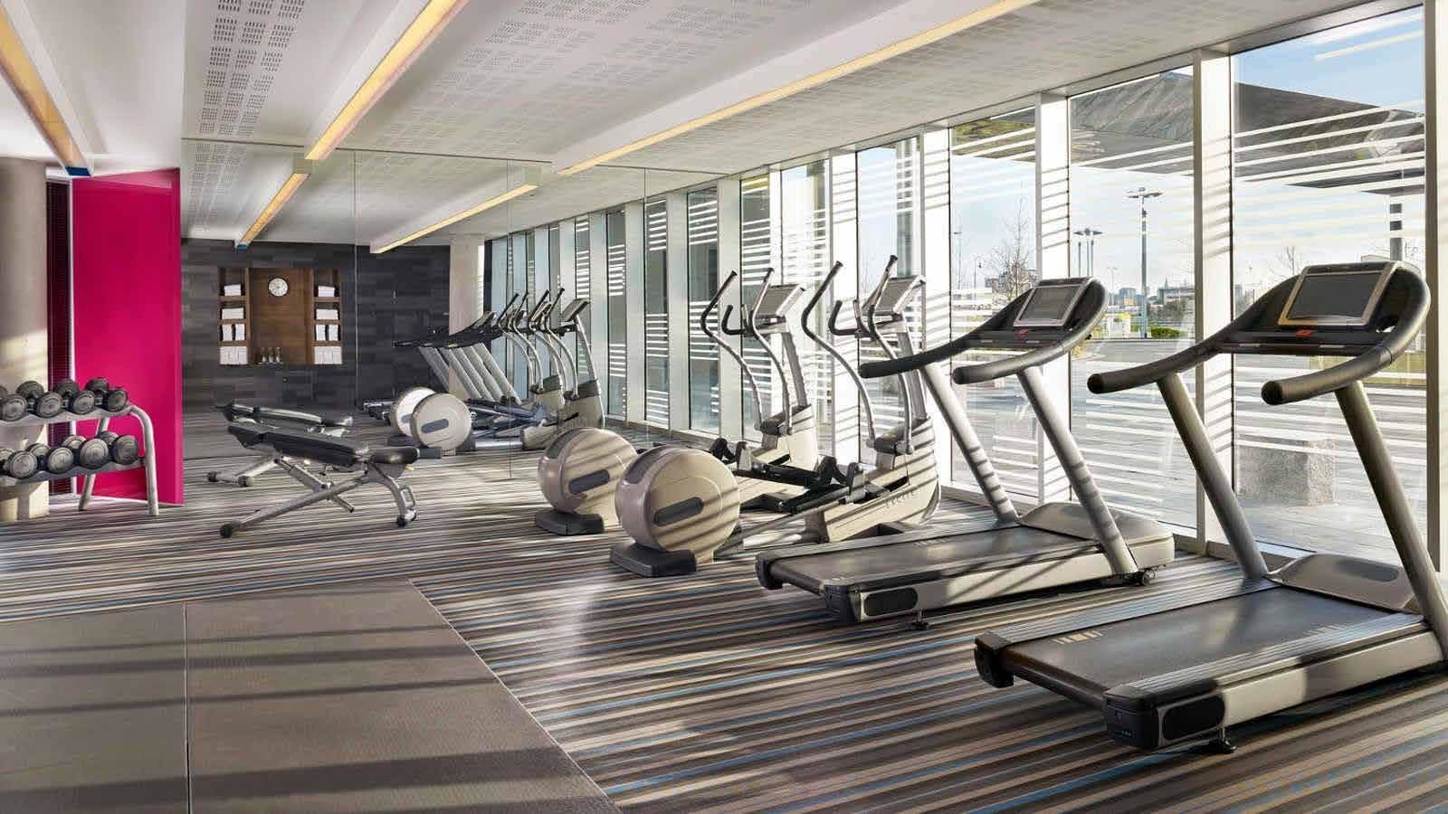 READY TO MOVE 5BHK PENTHOUSE - YAMUNA EXPRESSWAY -- GREATER NOIDA
