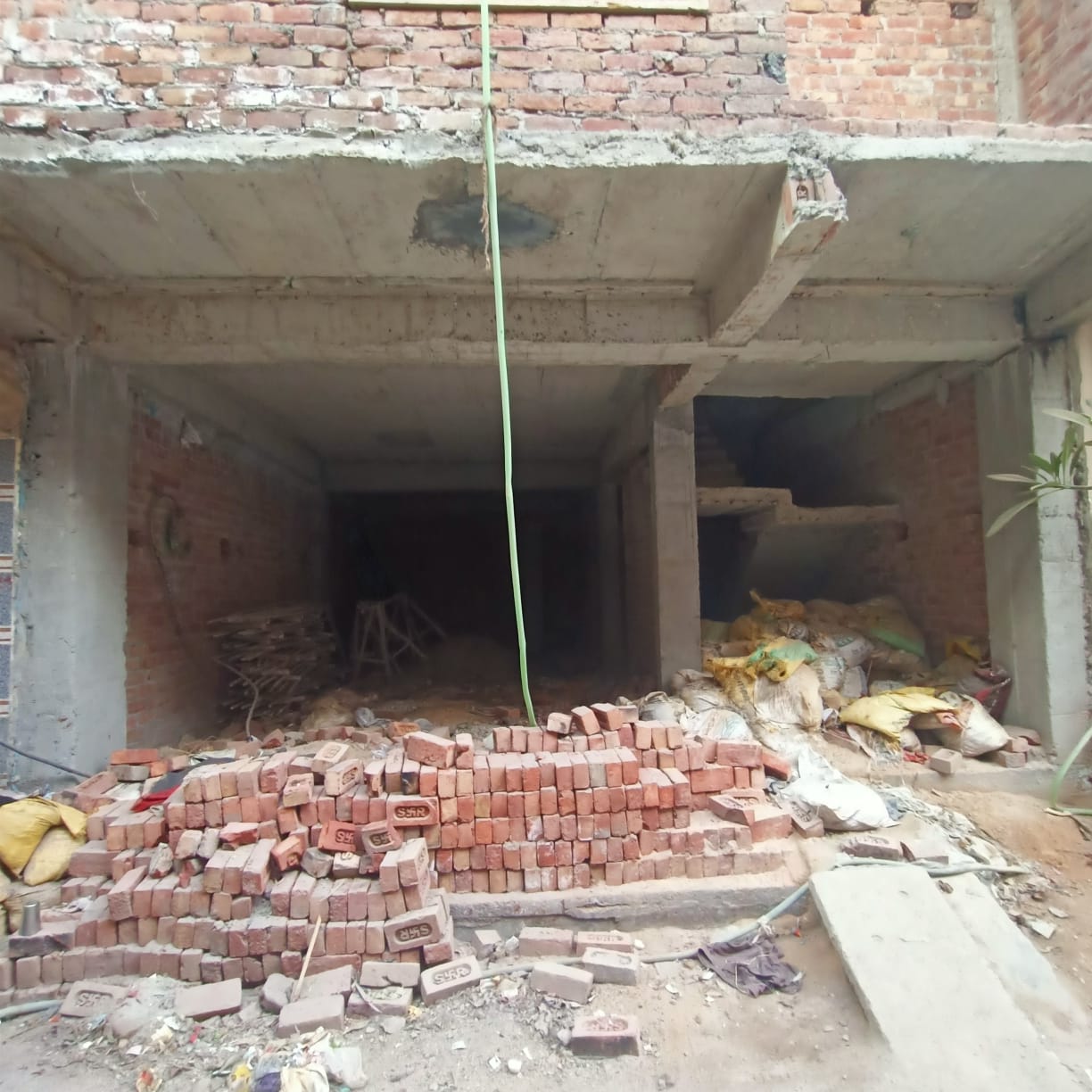 2 BHK Builder floor with Registry - 690 Sq. Ft. Lone Approved