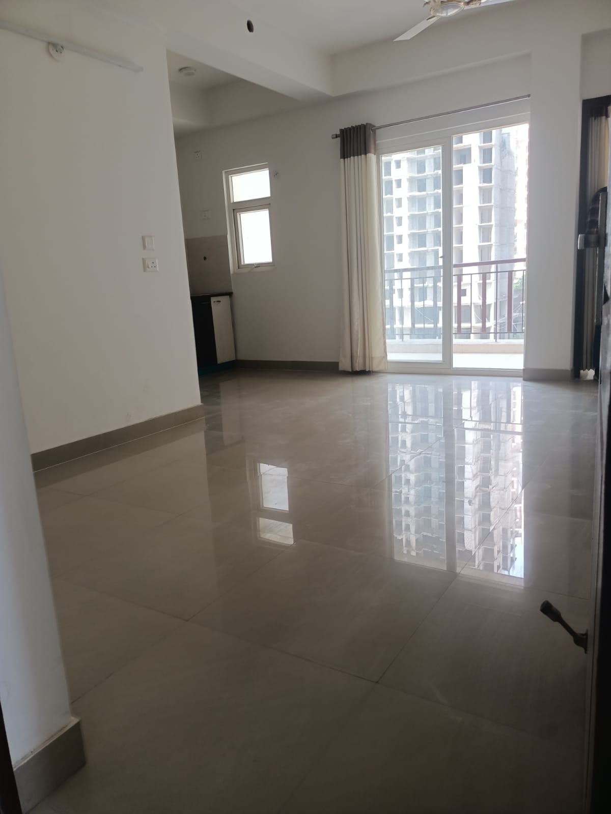 2 BHK Residential Flat For Sale in La Palacia, Greater Noida West