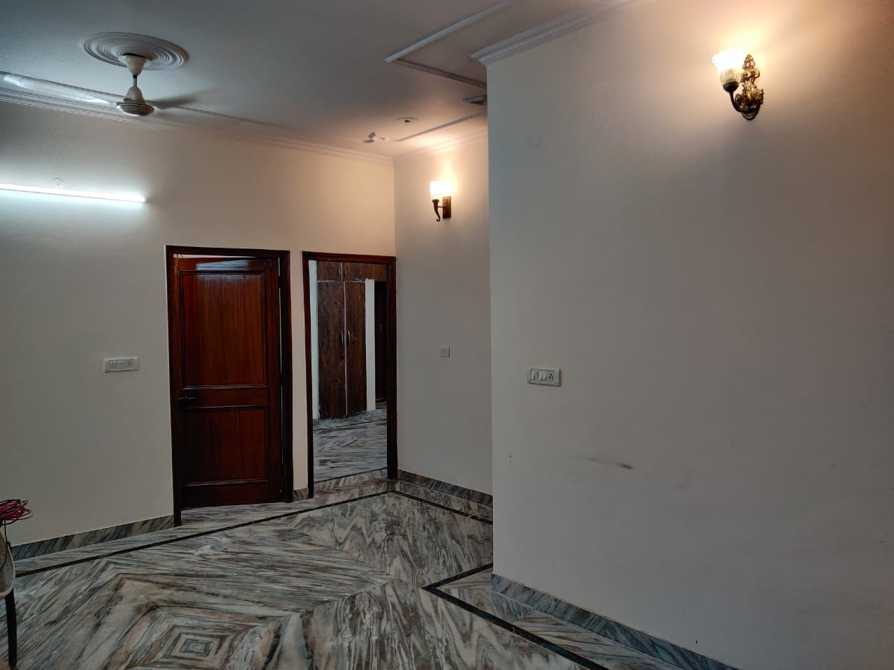 6 Bedroom Independent house/Villa For sale in Prime Location Of Noida
