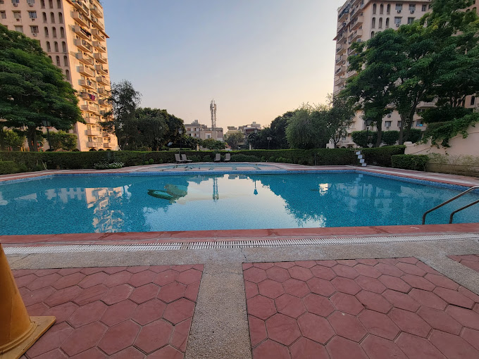 3 bedroom for sale in oakyard apartment , gurgaon (Deals in all types of apartments)