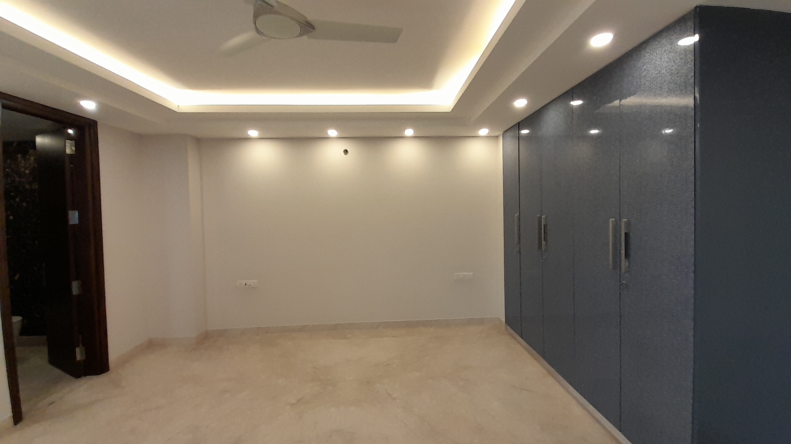 Luxury 270 SQYD Builder Floor in DLF PHASE 4