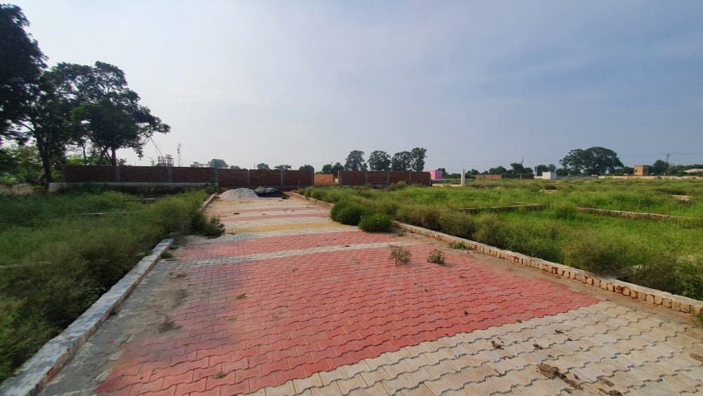 Free hold plot for sale Jewar Airport area 900sqft in noida