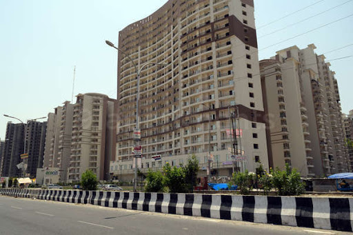4BHK APARTMENT FOR SALE -- 5TH FLOOR--SECTOR-137--NOIDA EXPRESSWAY